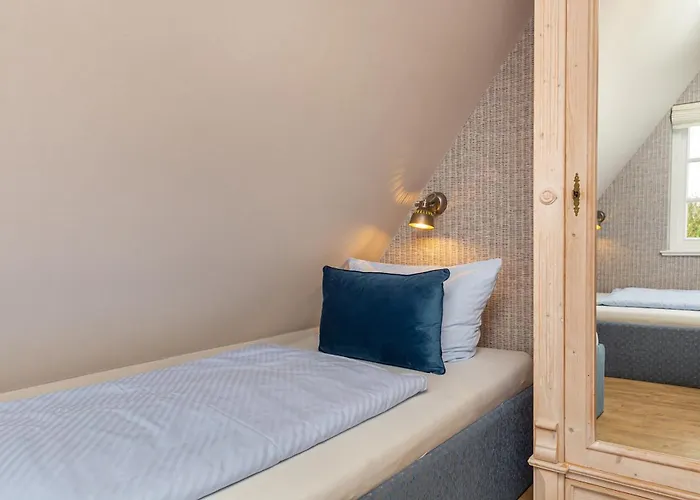 Hues Waasluuper - Lachmoewe * Norddorf