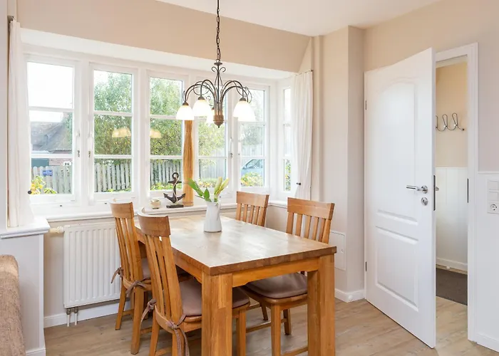 Hues Waasluuper - Lachmoewe Norddorf